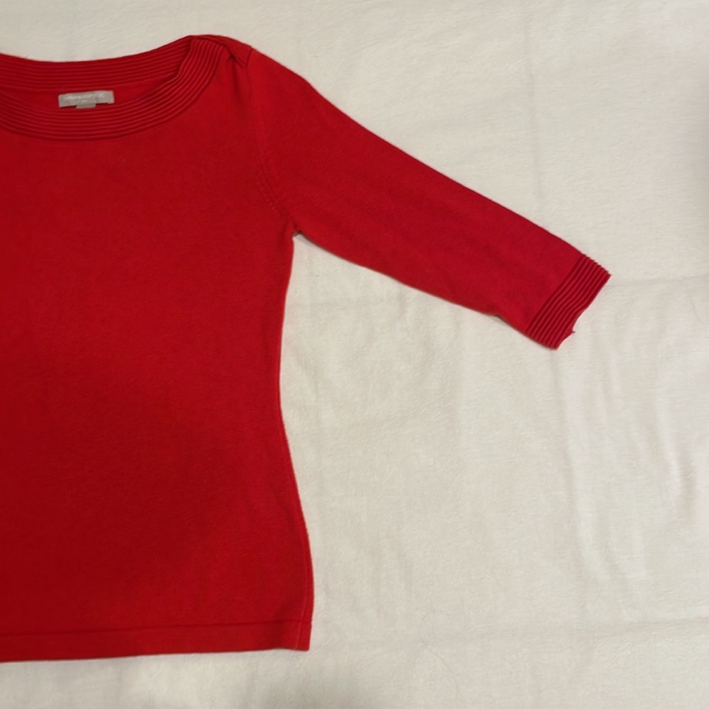 Red sweater - Picture 3 of 4
